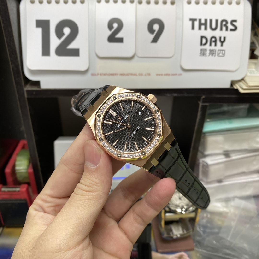 Audemars Piguet Royal Oak Offshore Series 15400 rose gold case full diamond 41mm size