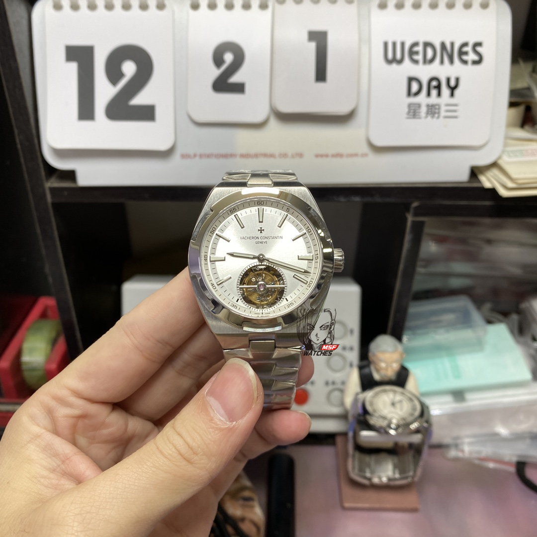Vacheron Constantin Overseas series,Ring automatic tourbillon, WHITE Dial with STEEL Bracelet, 41.5mm Size.