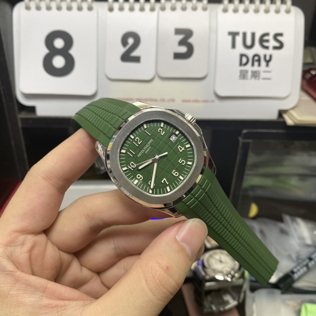 Patek Philippe Aquanaut Series 5168G-010, Green Dial Green Rubber Strap, 42.2mm Size.