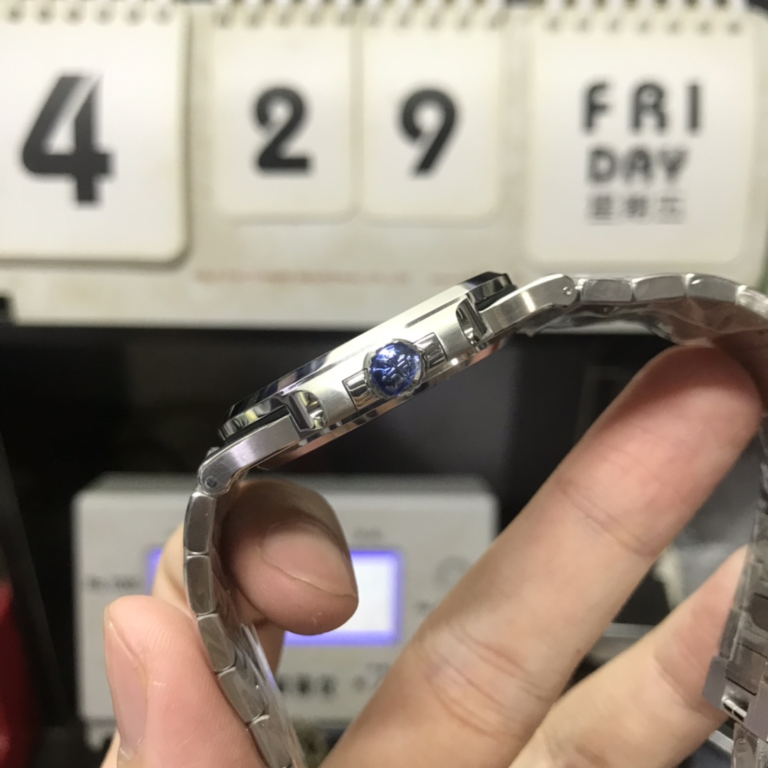 Patek Philippe Nautilus series 57111P, 40th Anniversary Edition with Blue Dial, 40mm size.