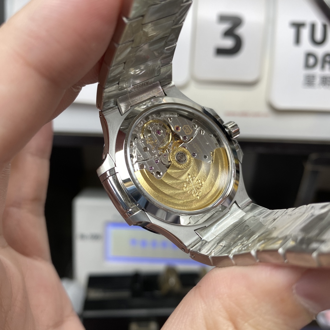 Patek Philippe Nautilus series 71181A-010, White Dial with Steel Bracelet Version, 35.2mm size.