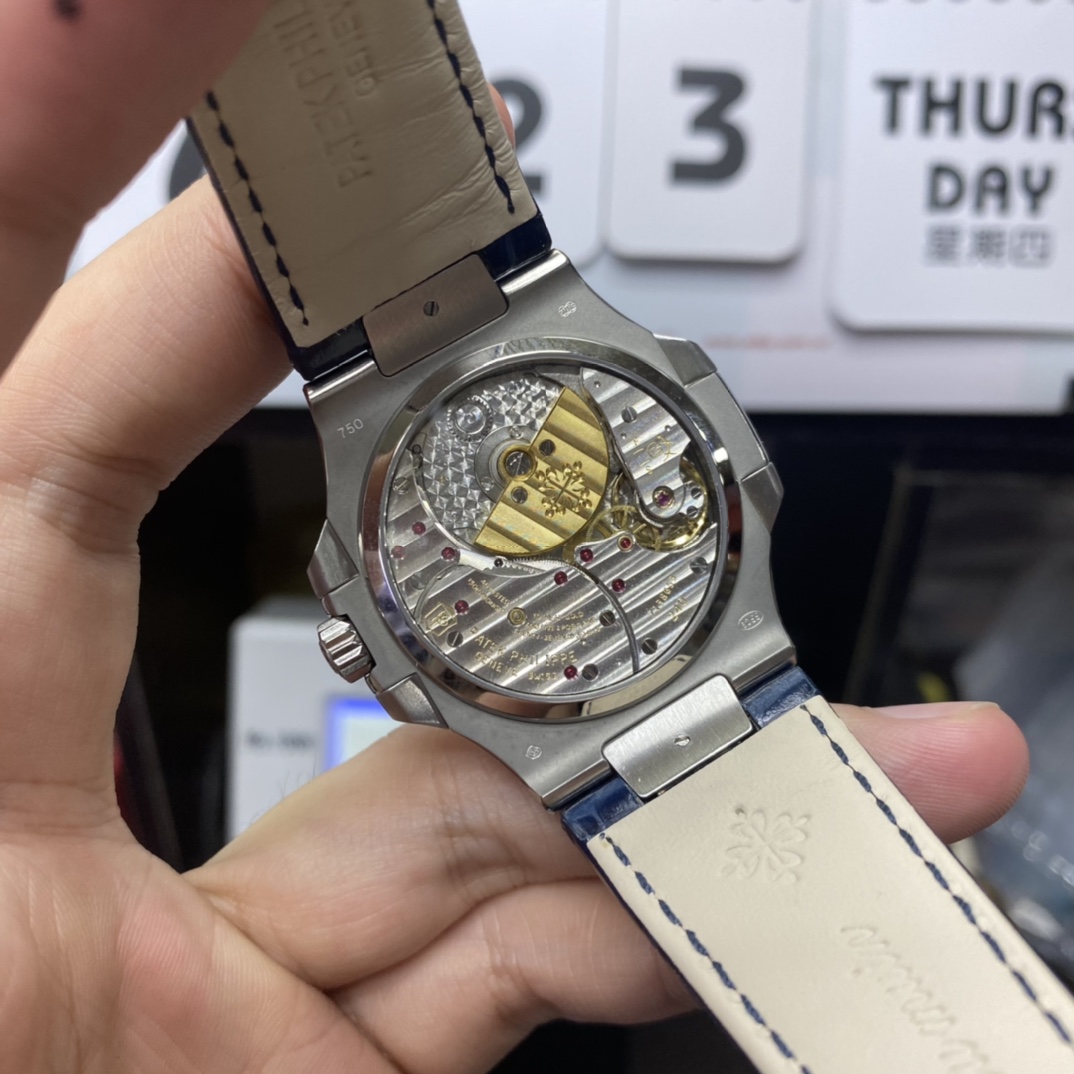 Patek Philippe Nautilus series 5724G-001, Square Diamond Bezel Blue Dial Blue Leather Strap, 40mm size.