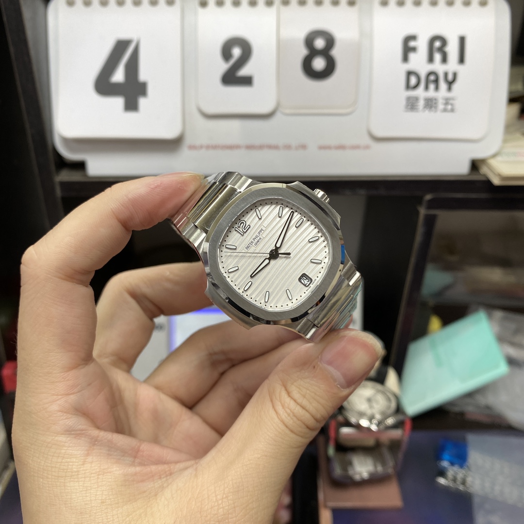 Patek Philippe Nautilus series 71181A-010, White Dial with Steel Bracelet Version, 35.2mm size.