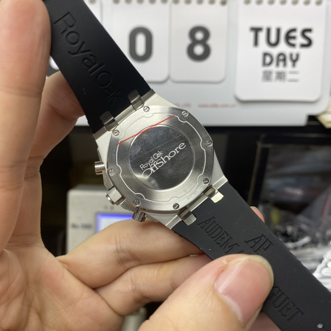 Audemars Piguet Royal Oak Offshore Series 26231ST.ZZ.D010CA.01, Silver Panda Dial, 37mm Size.