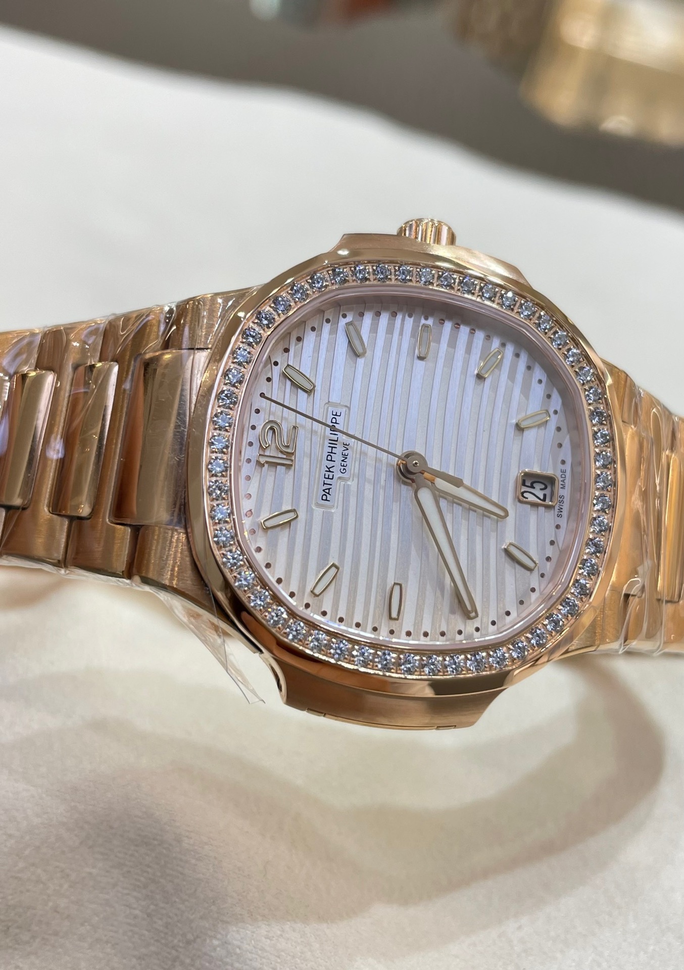 Patek Philippe Nautilus Sporty Elegance Series 71181200R-001, Silver Dial, 35.2mm size WOMEN