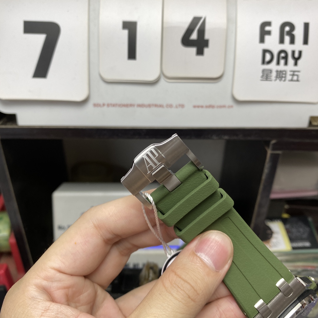 Audemars Piguet Royal Oak Offshore Series 15710ST.OO.A052CA.01, Green Dial, 42mm Size.