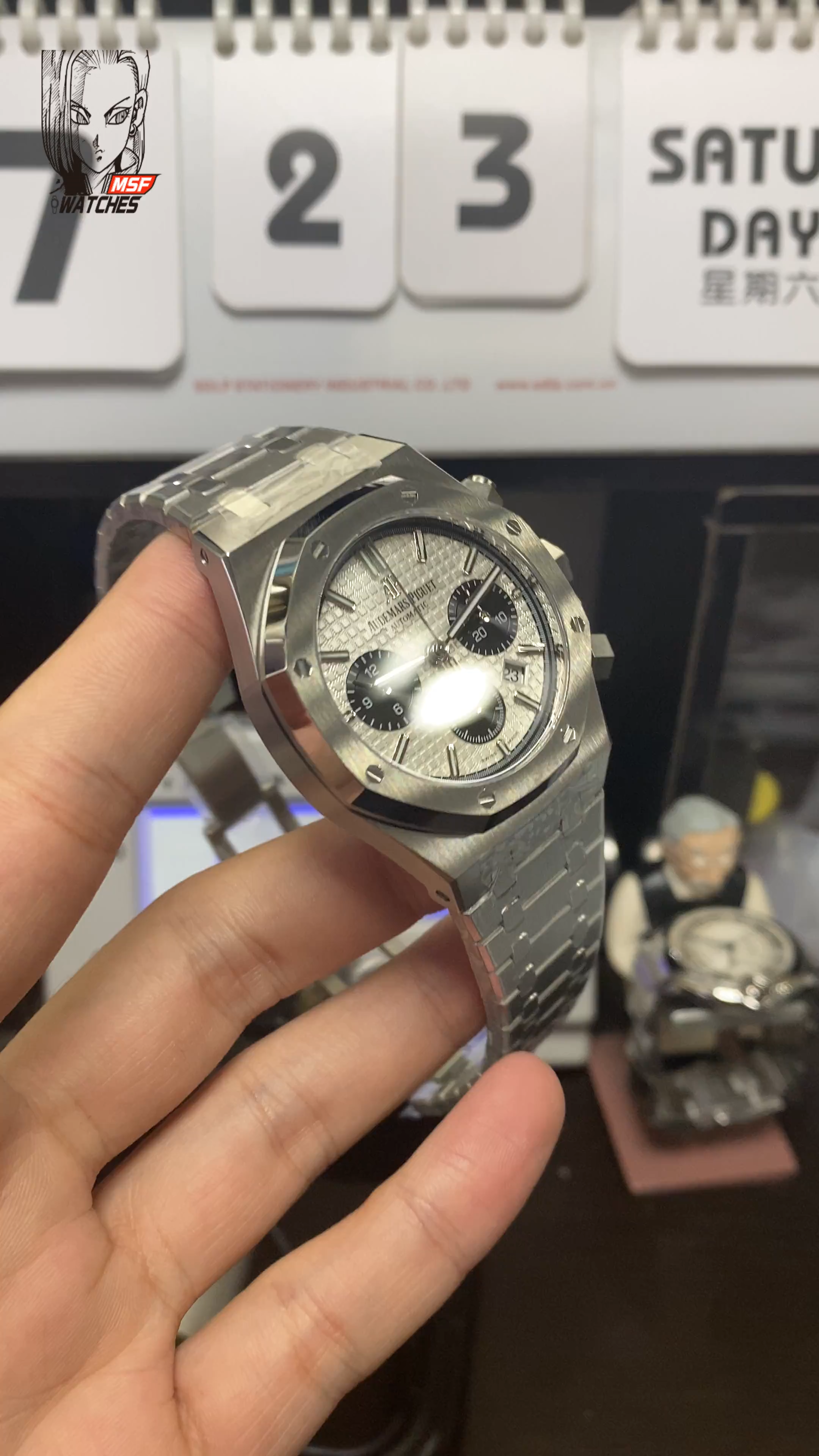 Audemars Piguet Royal Oak Offshore Series 26331ST.OO.1220ST.03, Panda Dial White Dial with Black Subdials, 41mm Size.