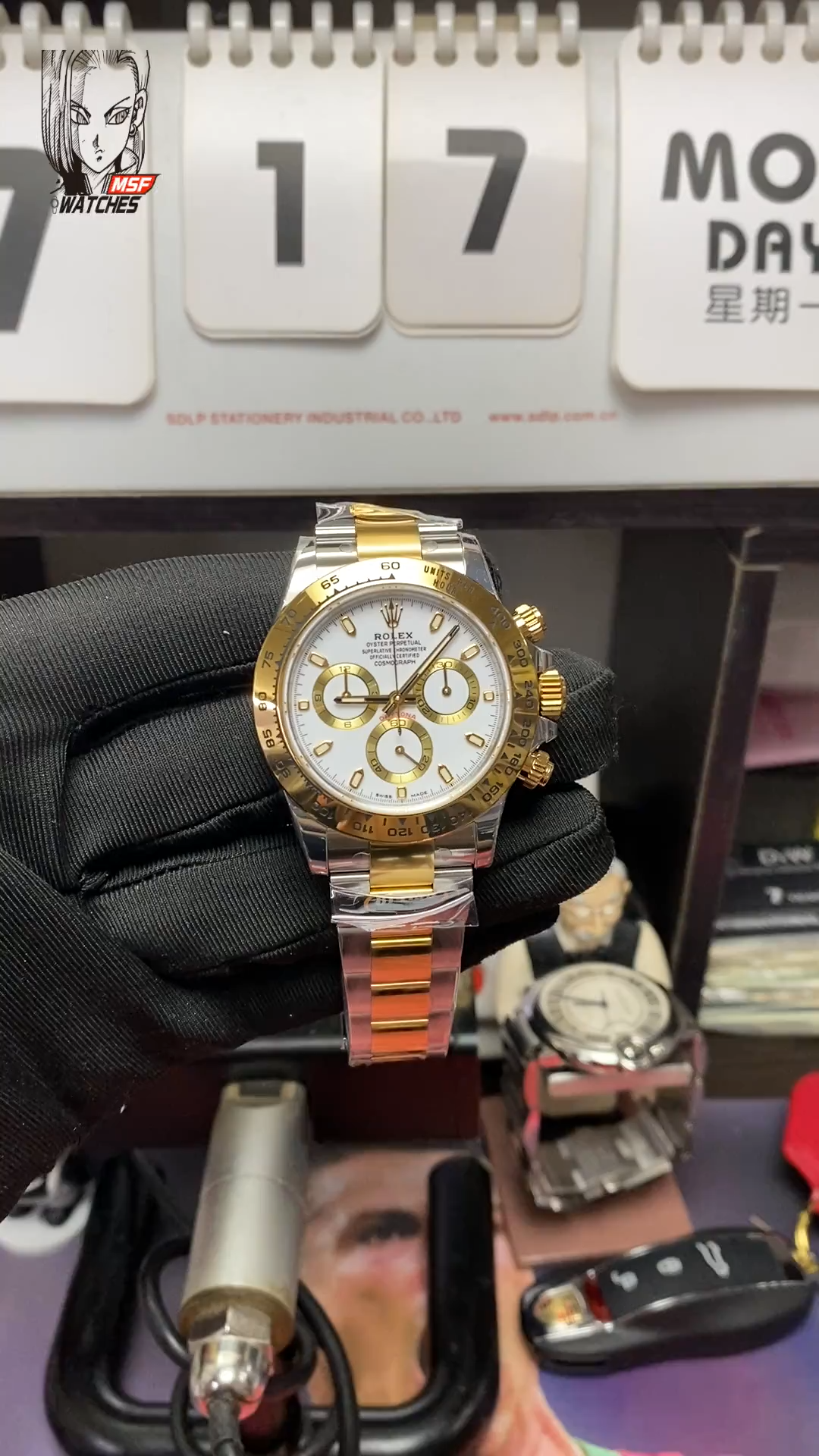 Rolex Cosmograph Daytona Series m116503-0001, two-tone gold case white dial and steel bracelet, 40mm size.