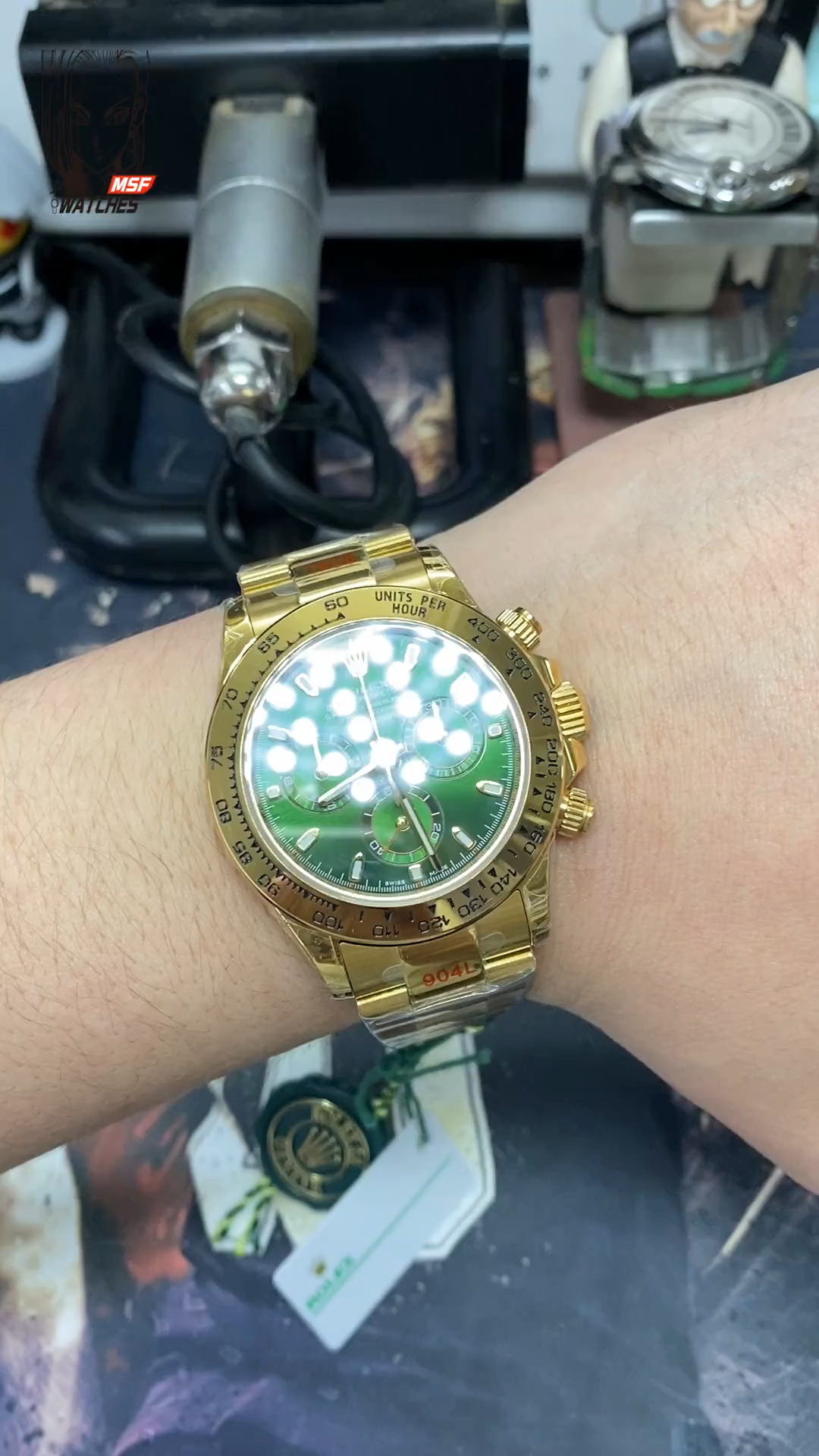 Rolex Cosmograph Daytona series m116508-0013, gold case green dial, 40mm size.