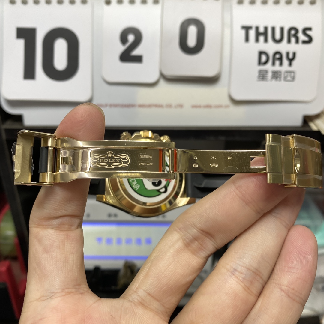 Rolex Cosmograph Daytona Series m116518ln-0078, gold case black dial ceramic bezel, 40mm size.