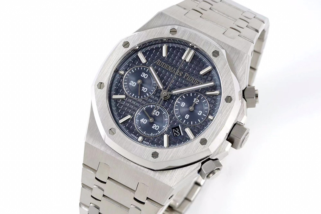 Audemars Piguet Royal Oak Series 26240ST.OO.1320ST.05, Blue Dial, 41mm size.