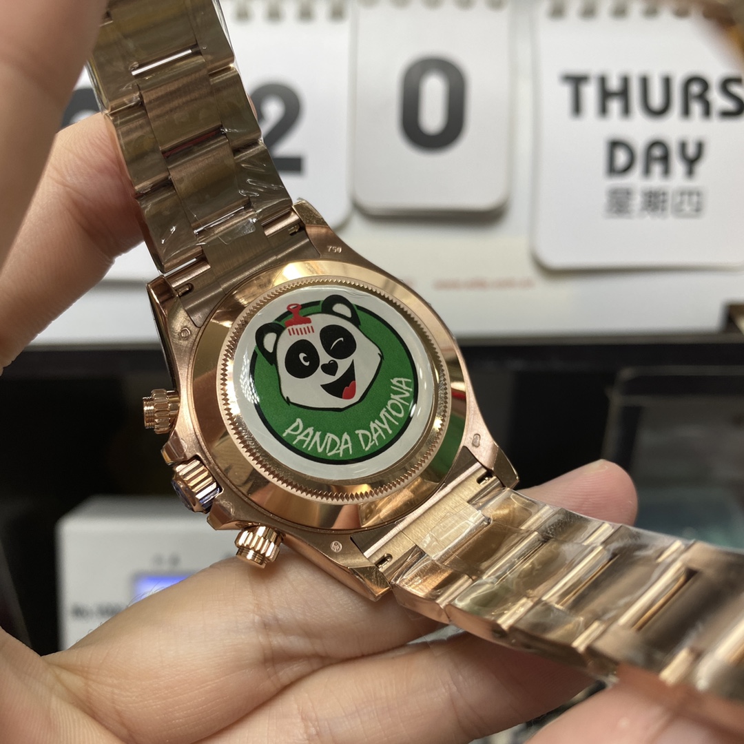 Rolex Cosmograph Daytona Series m116505-0010, rose gold case and white dial, 40mm size.