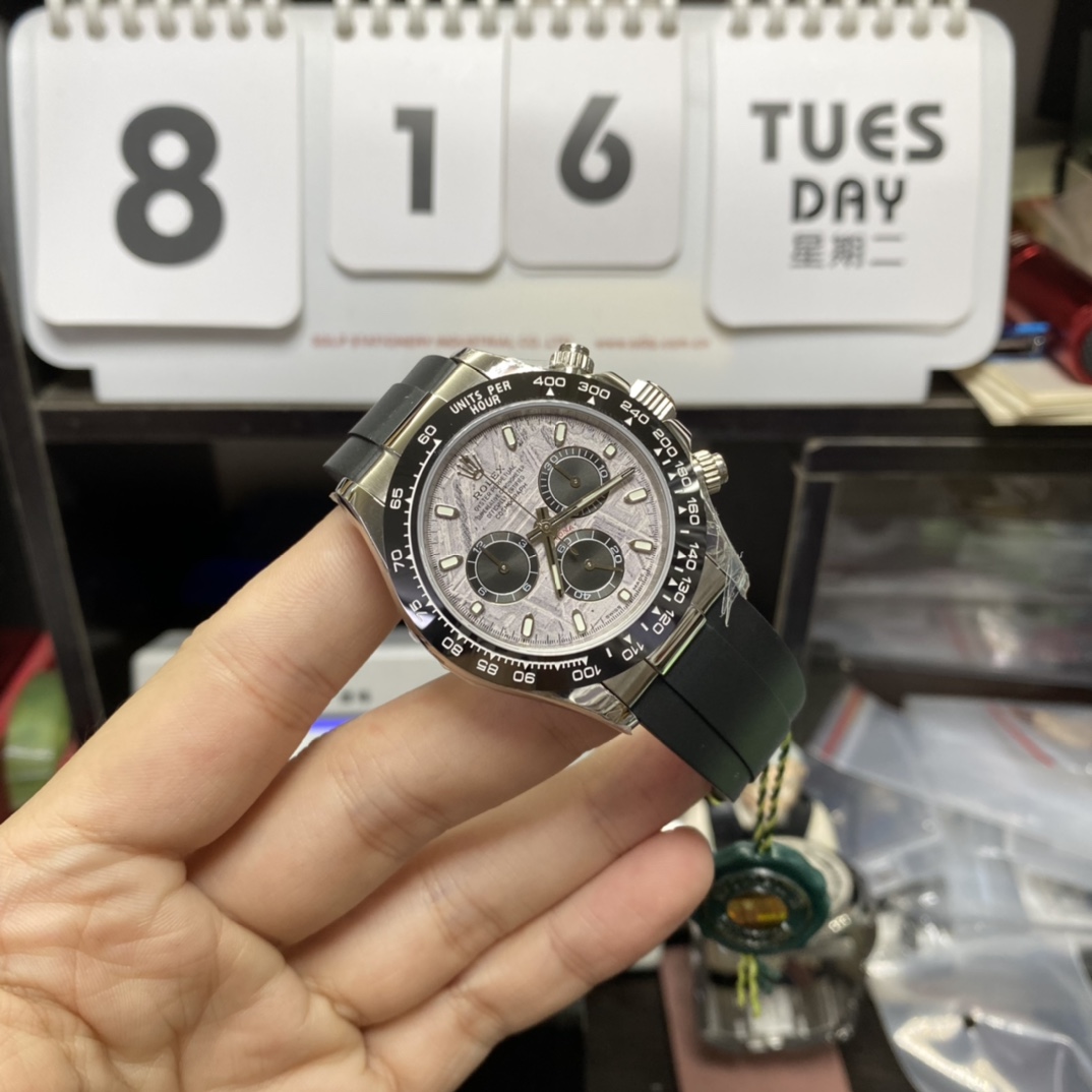 Rolex Cosmograph Daytona Series M116519LN-0038, Meteorite Dial and Ceramic Bezel on a Rubber Strap, 40mm size.