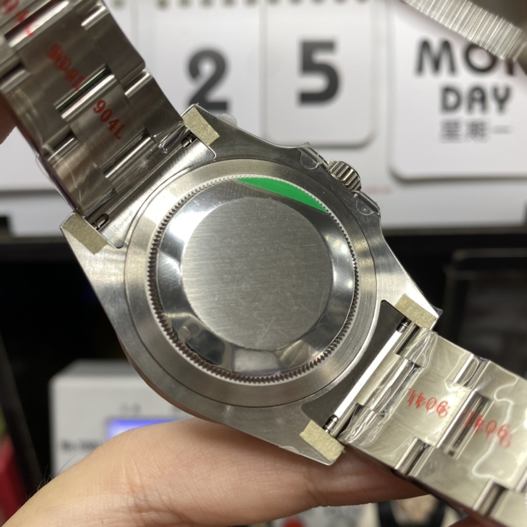 Rolex GMT-Master II series 116710LN-0001, All-Black Bezel Black Dial Green Hands, 40mm Size.