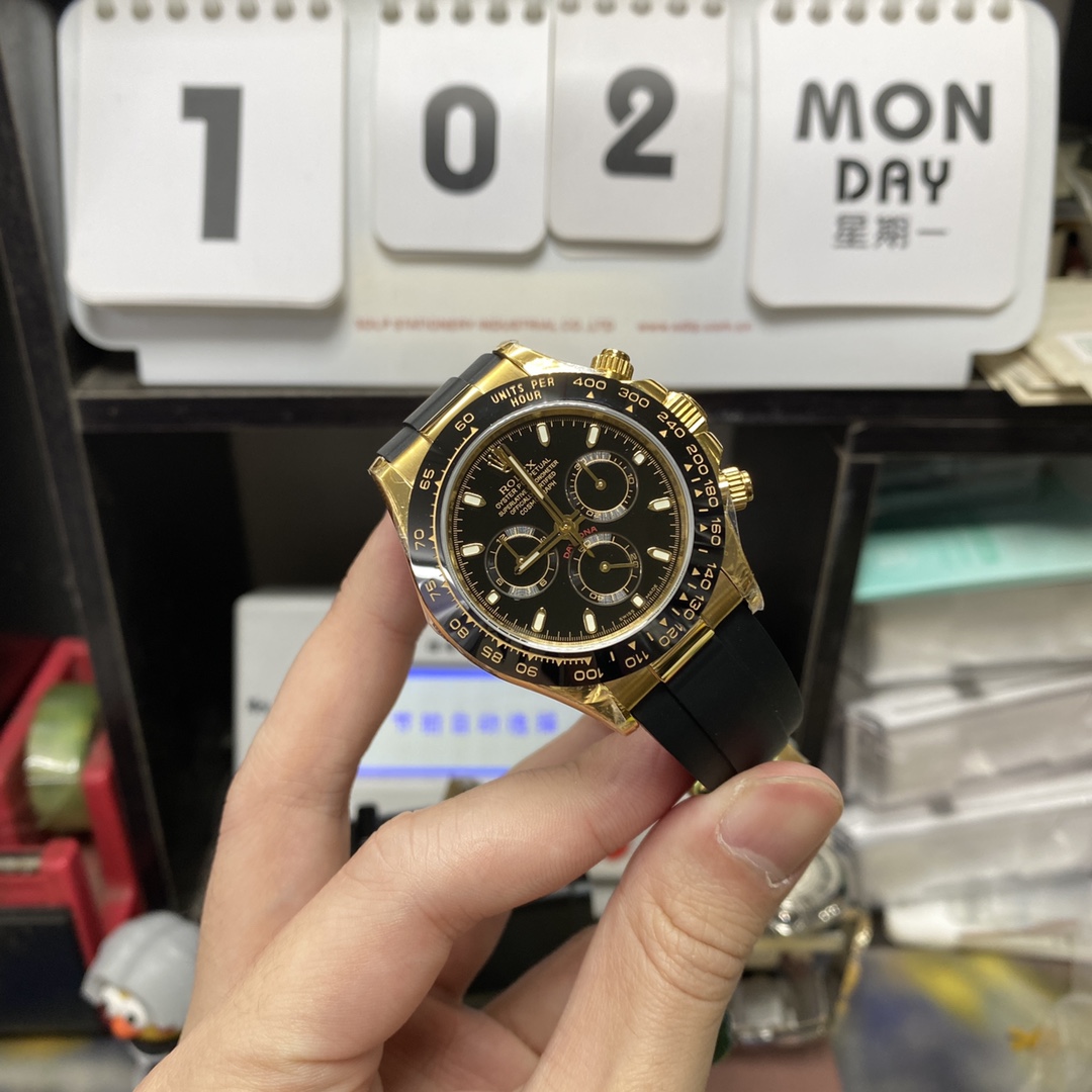 Rolex Cosmograph Daytona Series 116518LN-0035, Gold Case Black Dial, 40mm size.