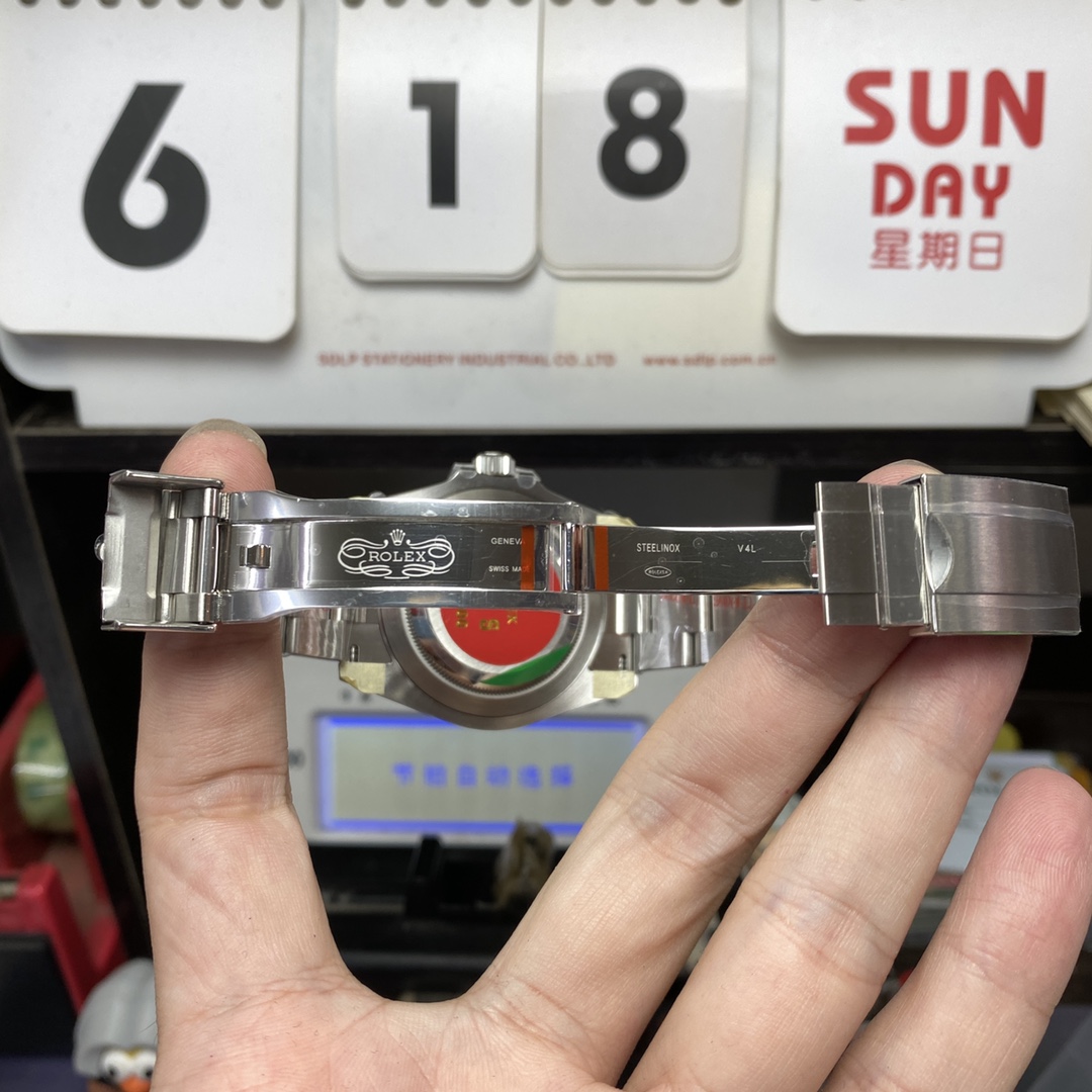 Rolex Air-King series M126900-0001, Green Hand, 40mm size.