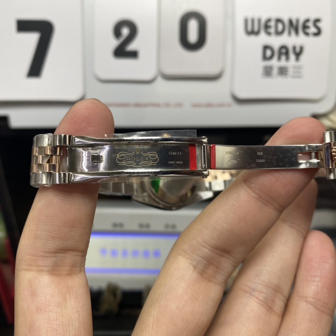 Rolex Datejust series m278273-0028, Two-Tone Gold Case with Mother-of-Pearl Dial, 31mm size.