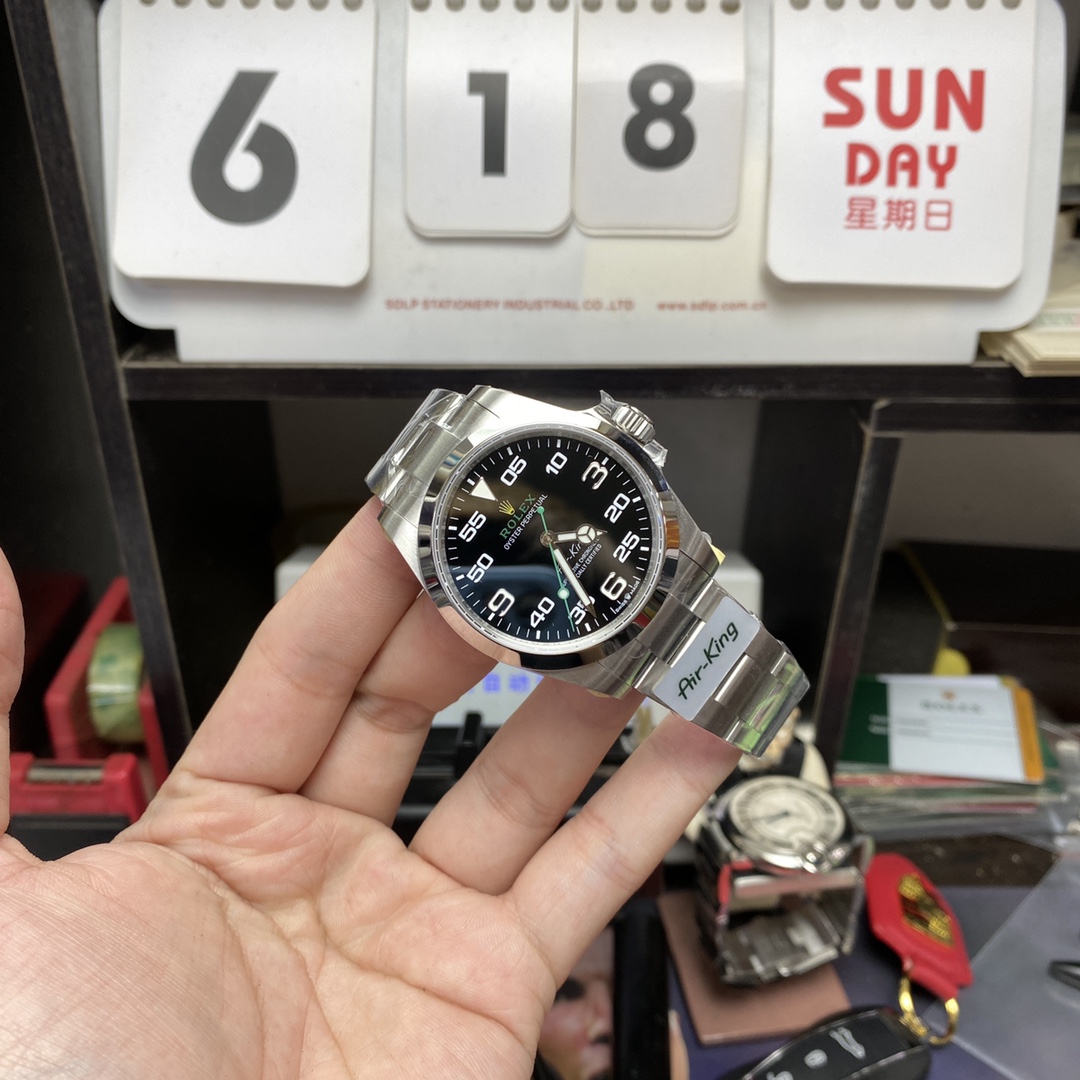 Rolex Air-King series M126900-0001, Green Hand, 40mm size.