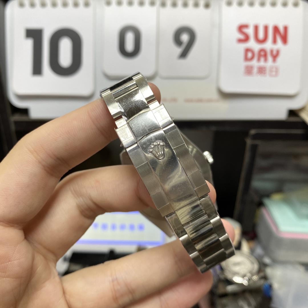 Rolex Datejust Series m126334-0017, Fluted Bezel with Black Dial and Stick Markers, 41mm Size.