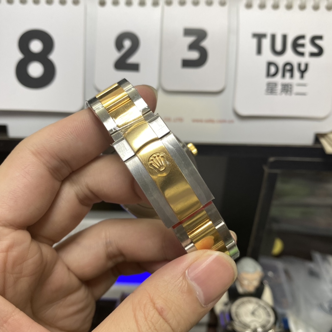 Rolex Datejust series m126333-0013, Two-Tone Gold Case Black Dial with Stick Hour Markers, 41mm size, Oyster stainless steel bracelet.