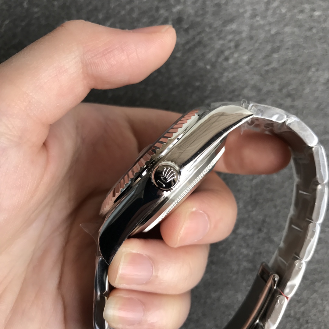 Rolex SKY-DWELLER series white Dial Steel Bracelet ,Month Date and GMT Dual Time Zone Functions, 42mm Size.