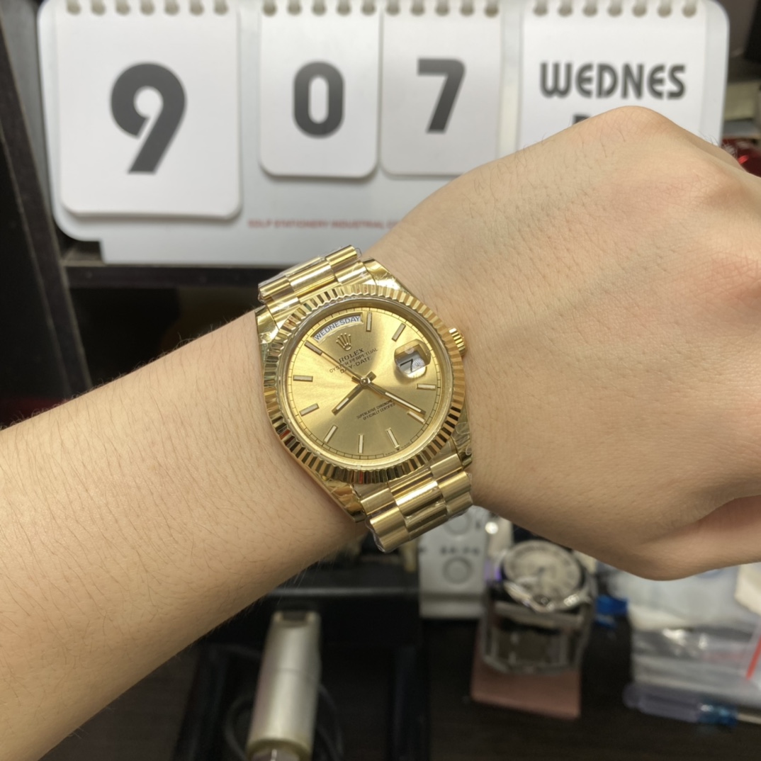 Rolex Day-Date Series m228238-0003, Full Gold Case Gold Dial Stick Hour Markers, 40mm Size.