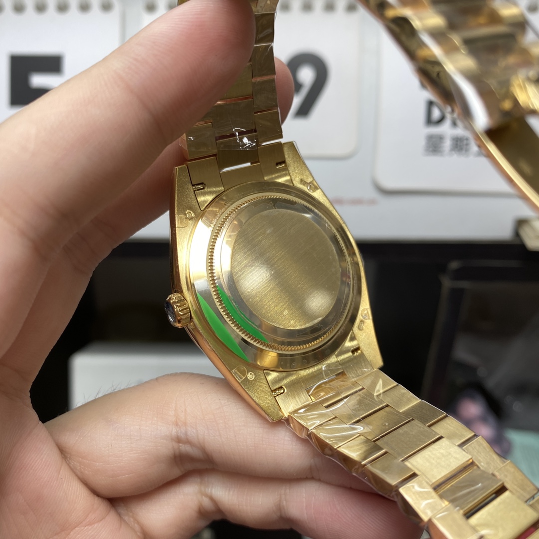 Rolex Day-Date Series m228238-0067, Ice Sugar Diamond Black Dial All-Gold Design, 40mm Size.