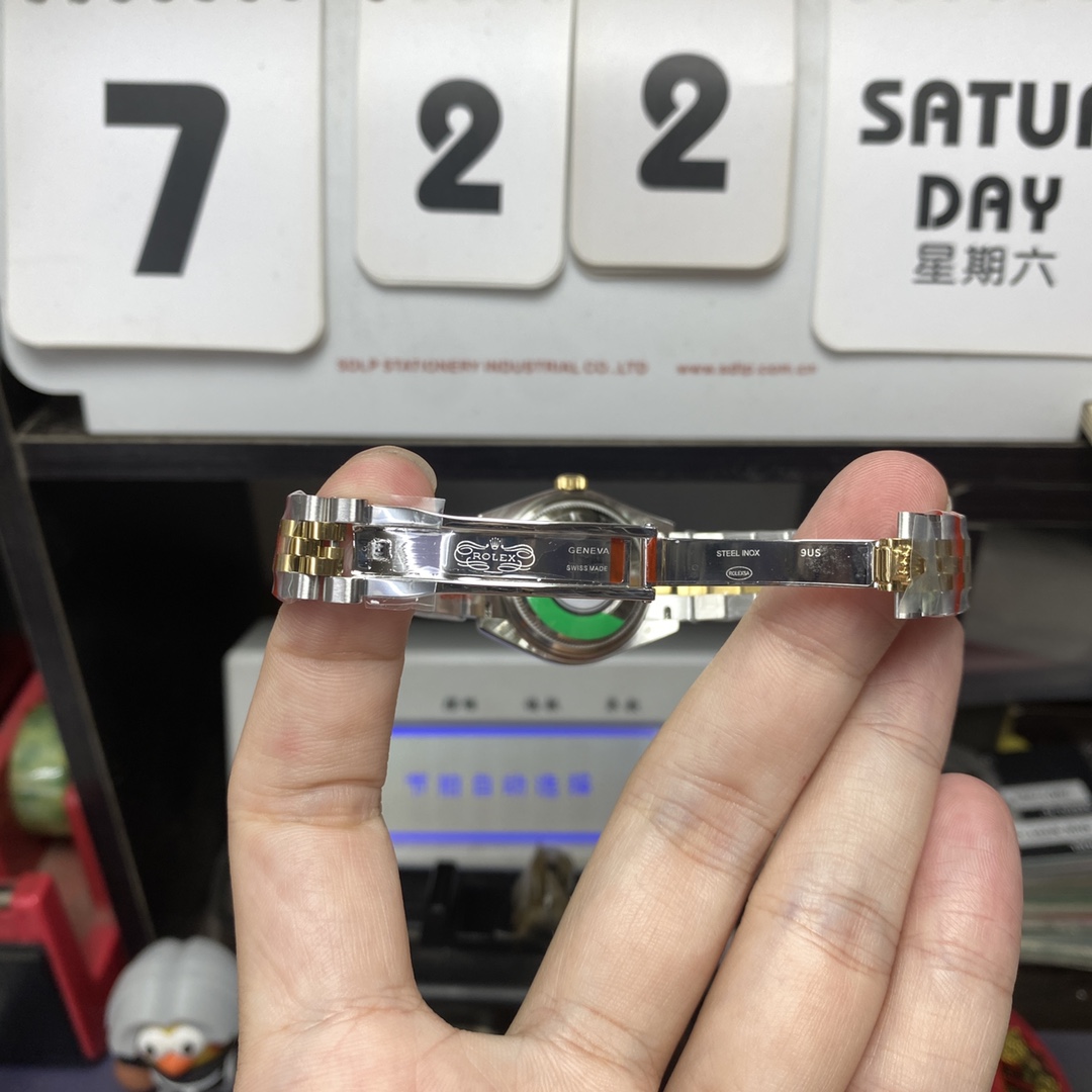 Rolex Datejust Series m278273-0028, Two-Tone Gold Case Mother-of-Pearl Dial, 31mm size, Jubilee stainless steel bracelet.