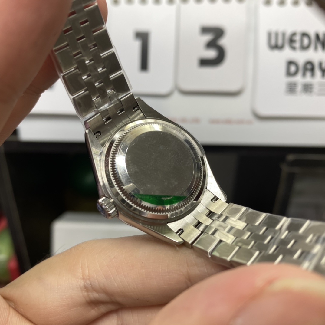 Rolex Datejust series m278274-0016, Silver Dial Silver Case, 31mm size, Jubilee bracelet.