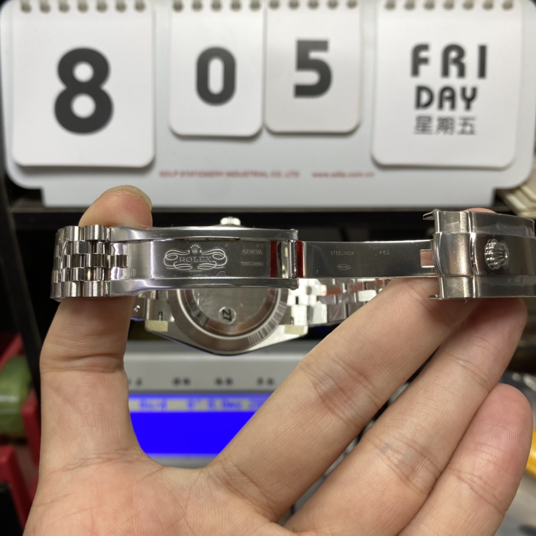 Rolex Datejust Series m126334-0014, Grey Dial, 41mm size, Jubilee stainless steel bracelet.