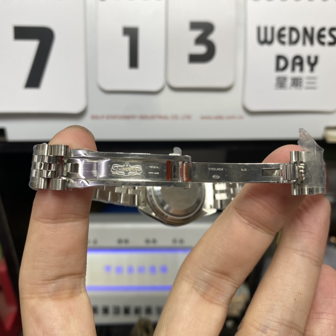 Rolex Datejust series m278274-0016, Silver Dial Silver Case, 31mm size, Jubilee bracelet.