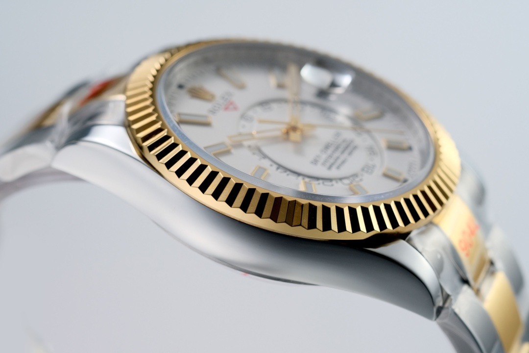 Rolex SKY-DWELLER series white Dial 18k gold brezel,  18k gold-Steel Bracelet ,Month Date and GMT Dual Time Zone Functions, 42mm Size.