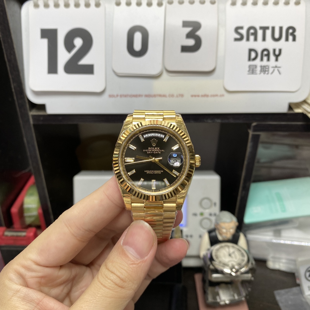 Rolex Day-Date Series m228238-0067, Ice Sugar Diamond Black Dial All-Gold Design, 40mm Size.