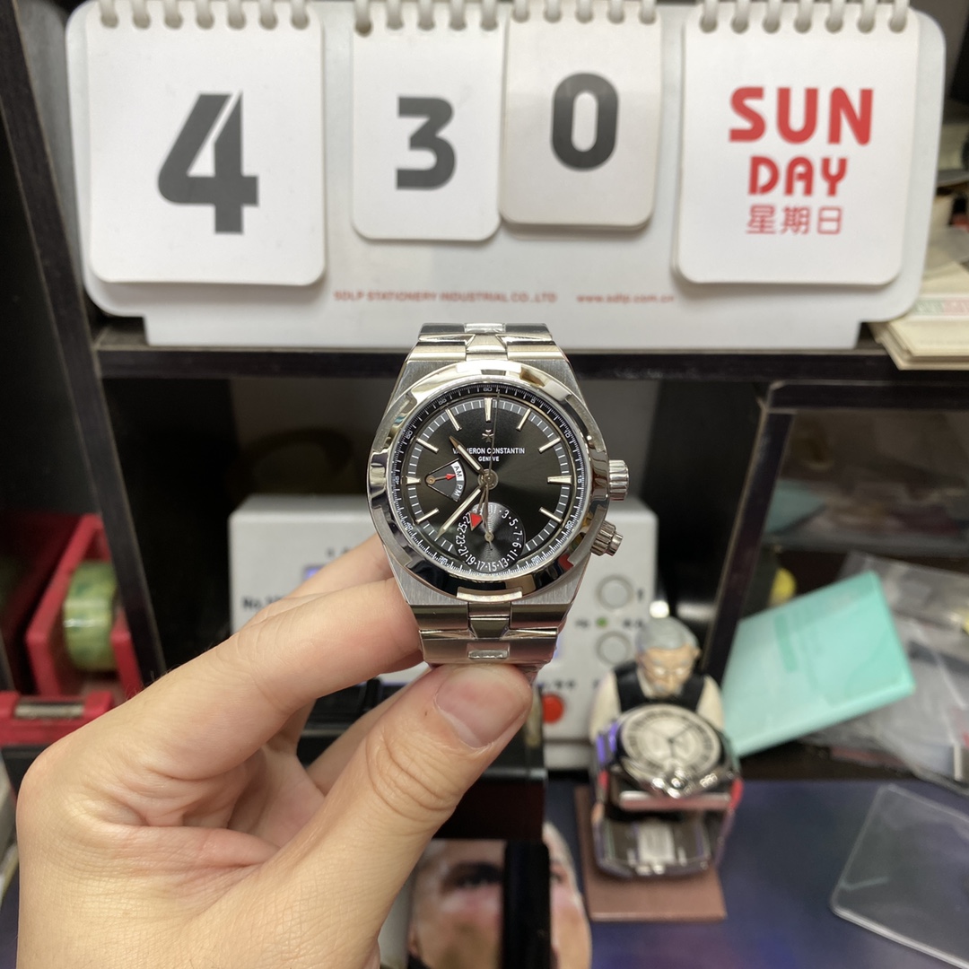 Vacheron Constantin Overseas series 7900V110A-B546, Black Dial Watch, Dual Time, 41mm Size.