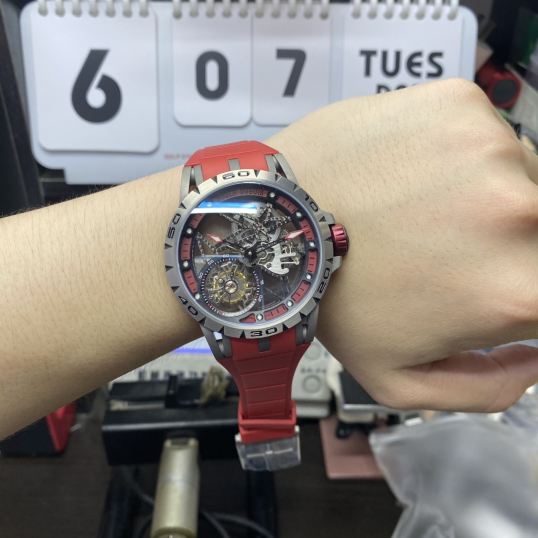 Roger Dubuis Royal Oak Series RDDBEX0545, Red Rubber Strap Titanium Case Carbon Fiber Movement Skeleton, 45mm Size.