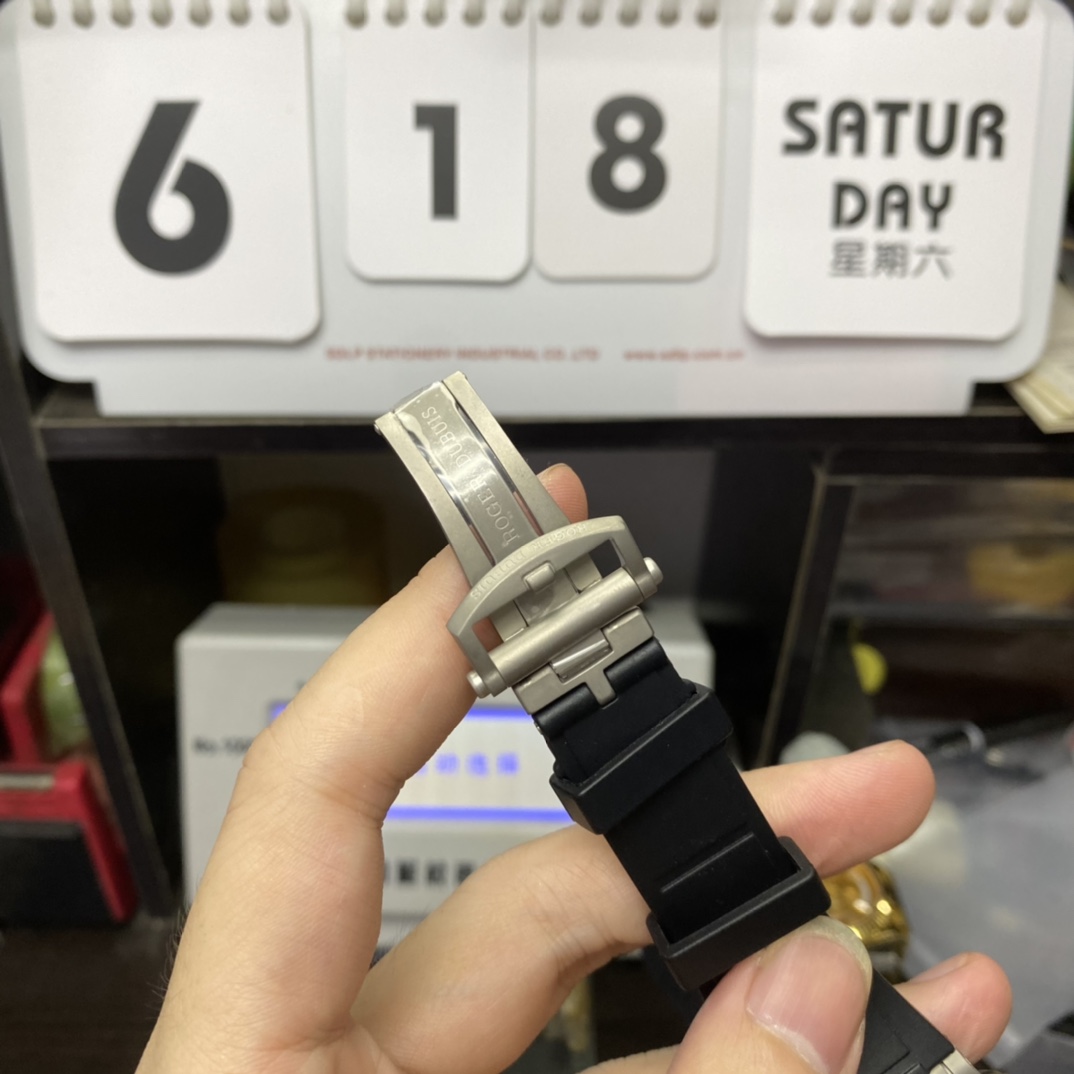 Roger Dubuis Royal Oak Series RDDBEX0479, Black Rubber Strap Titanium Case, 45mm Size.