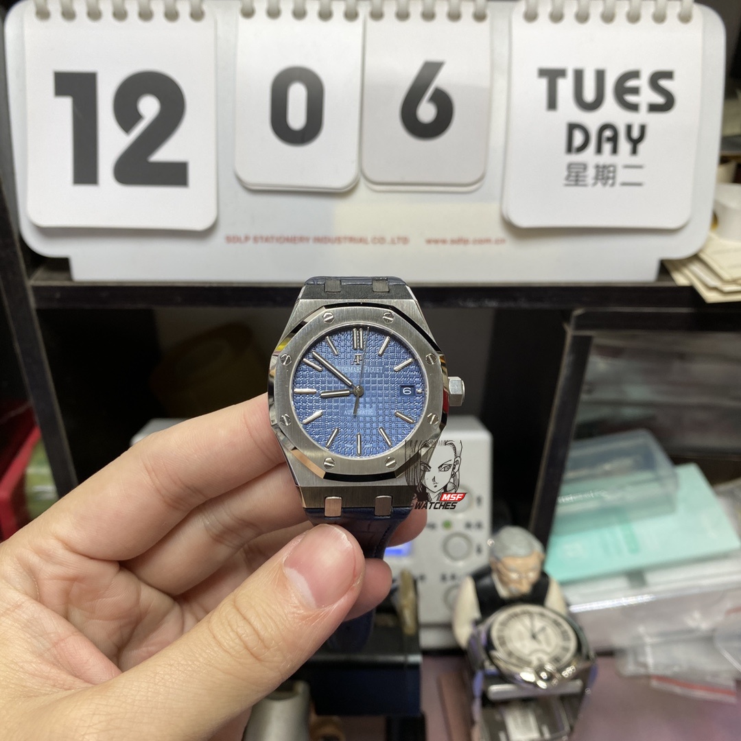 Audemars Piguet Royal Oak Offshore Series 15450ST.OO.1256ST.03, Blue Dial with Leather Strap, 37mm Size.