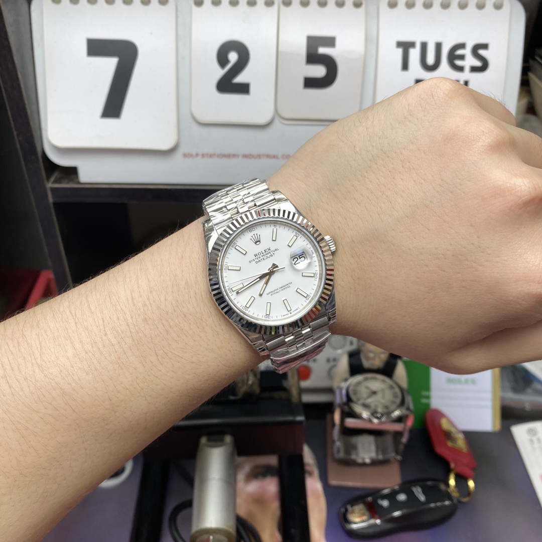 Rolex Datejust series m126334-0010.Silver Dial Five-Piece Link Bracelet,41mmsize