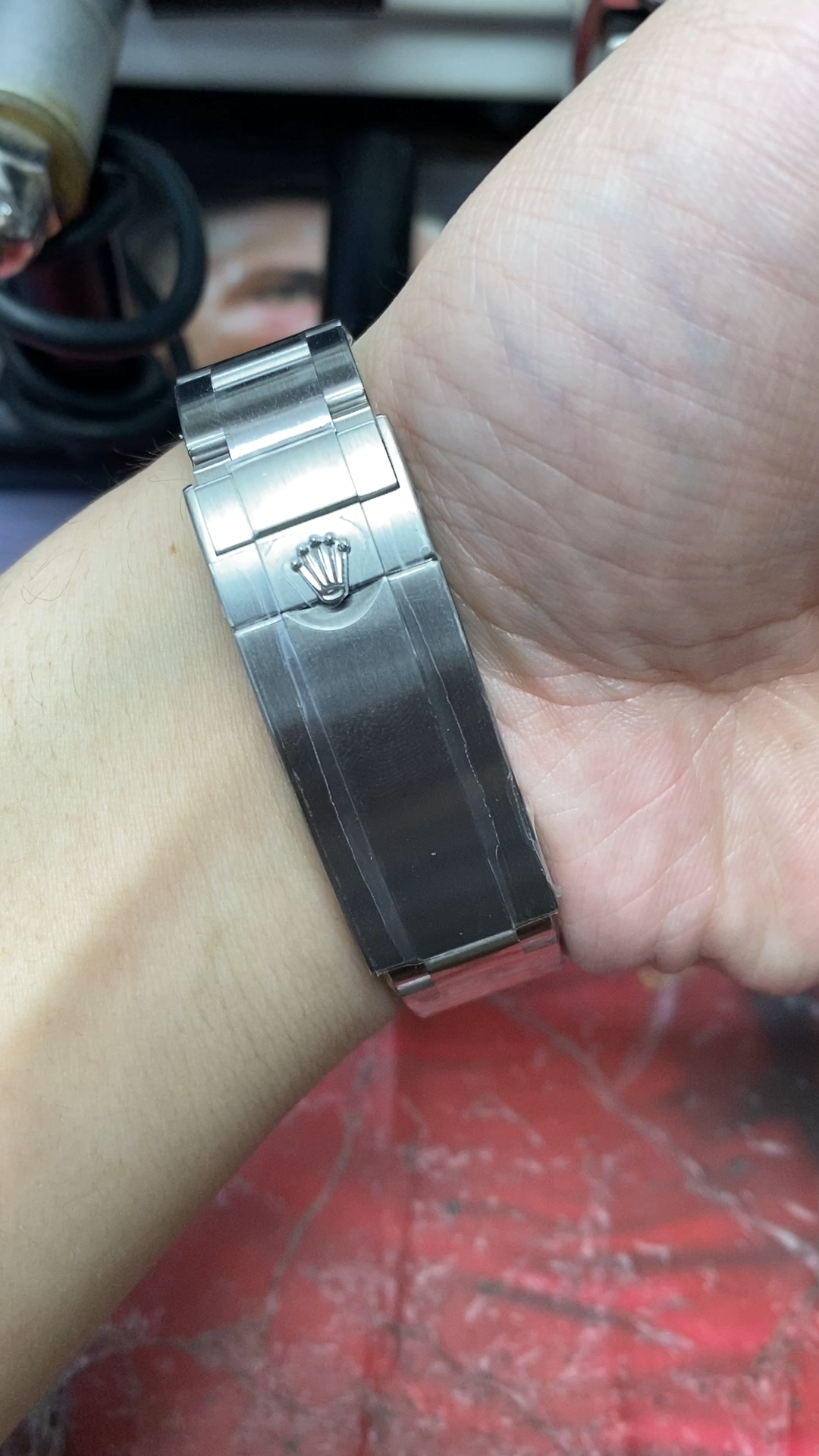 Rolex Submariner Series  Watch Model 116610LV-0002 (hulk) 40mm