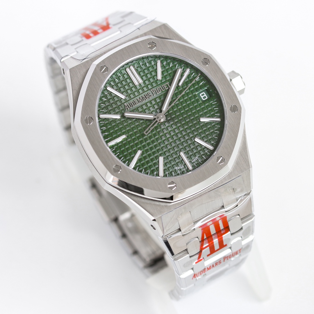 Audemars Piguet Royal Oak Series 15510ST.OO.1320ST.09 Watch 41mm